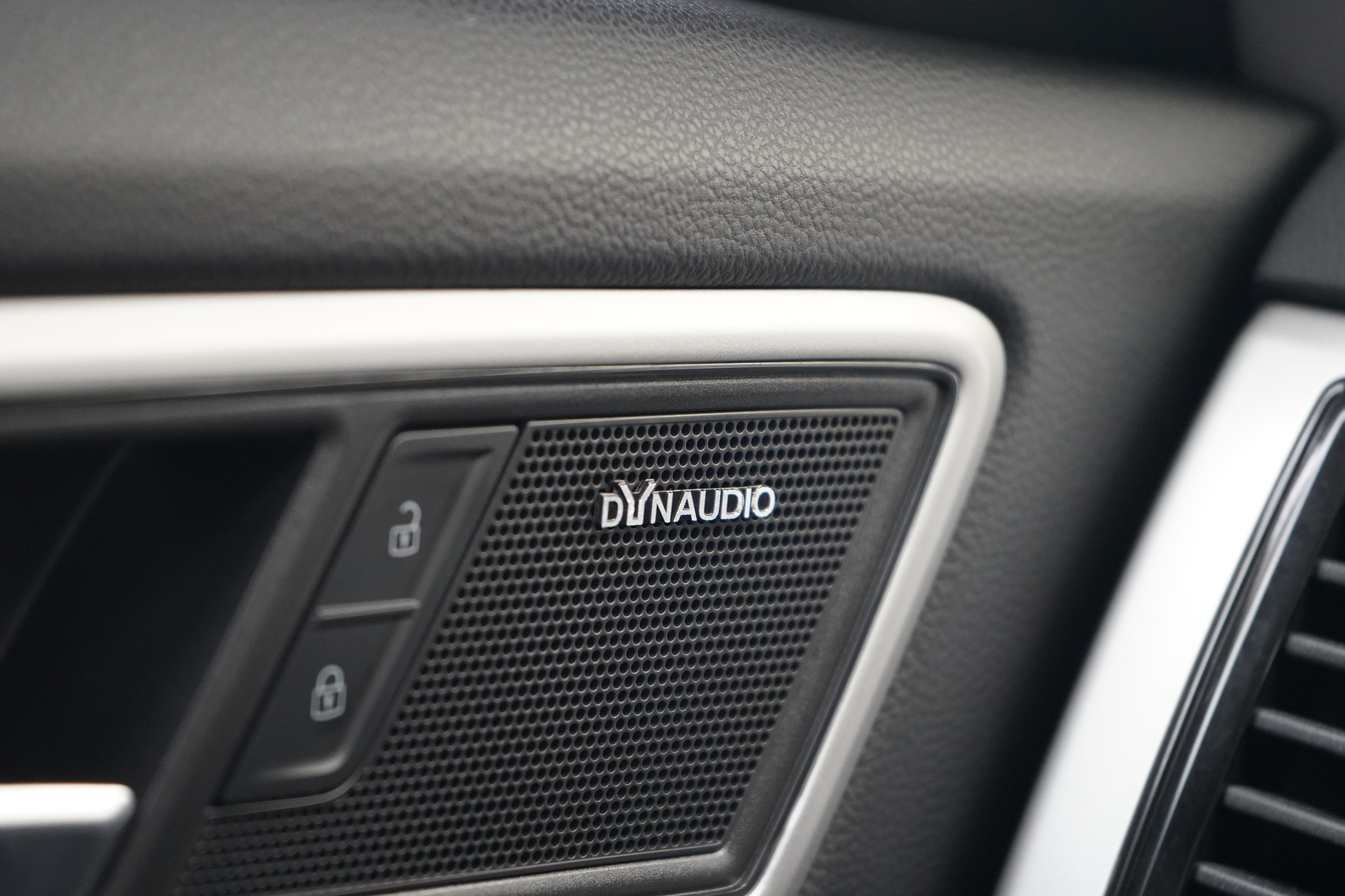 Volkswagen_Teramont_Limited _Edition (35).JPG